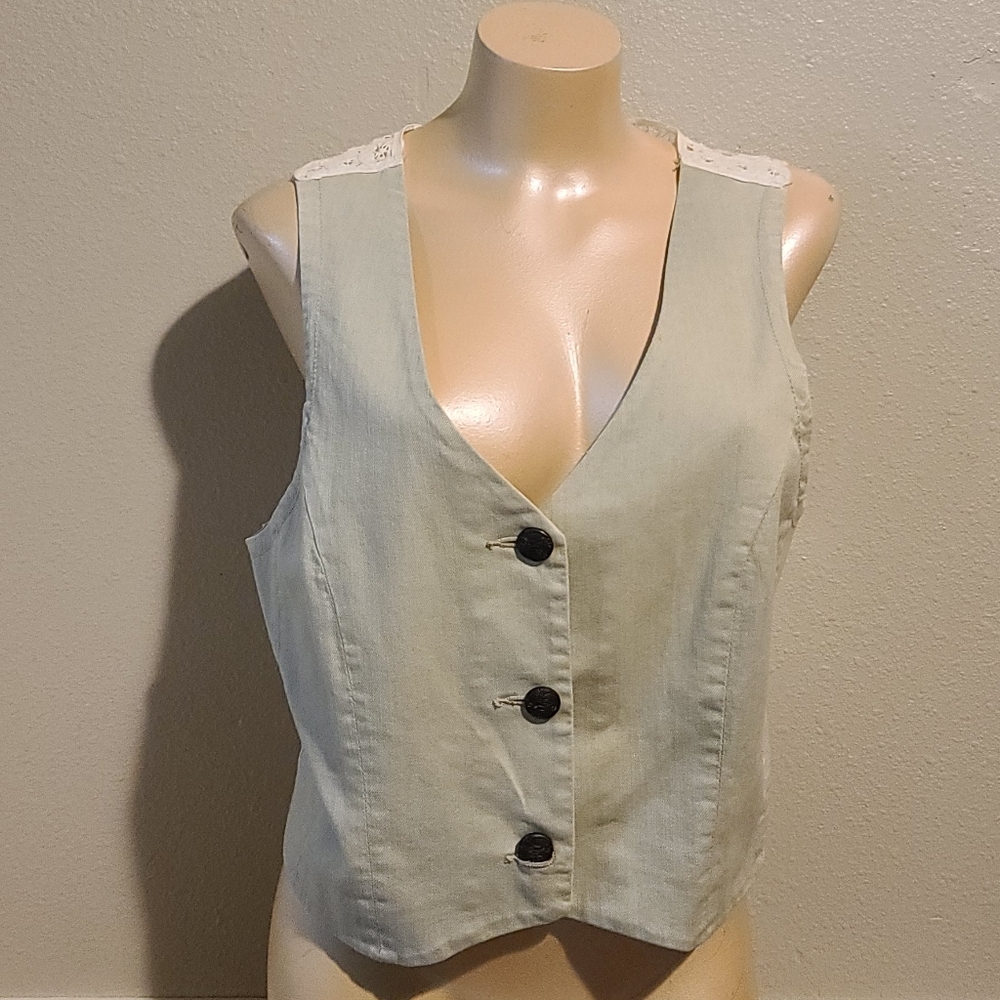 Chico's Sleveless Vest